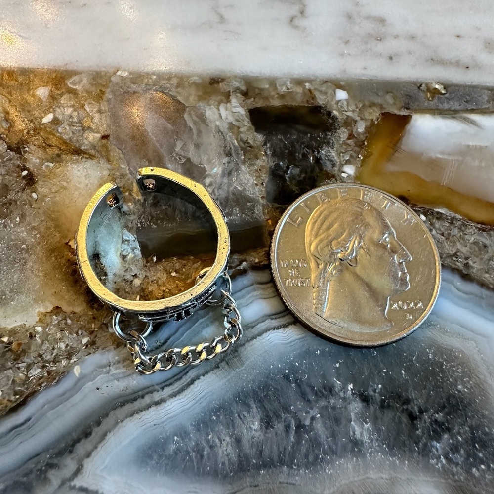 3190 Edgy Silver Chain Ring - Picture 3 of 6